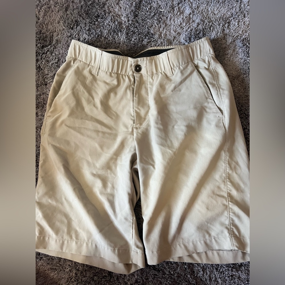 under armour men’s khaki shorts (golf)